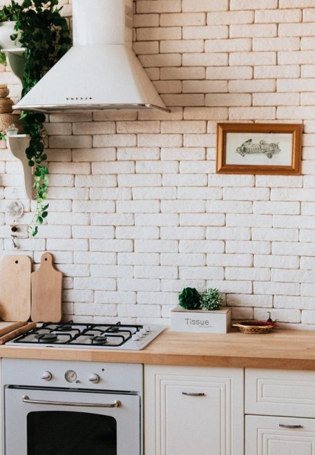 chopping-boards-near-oven-under-hood-2062426